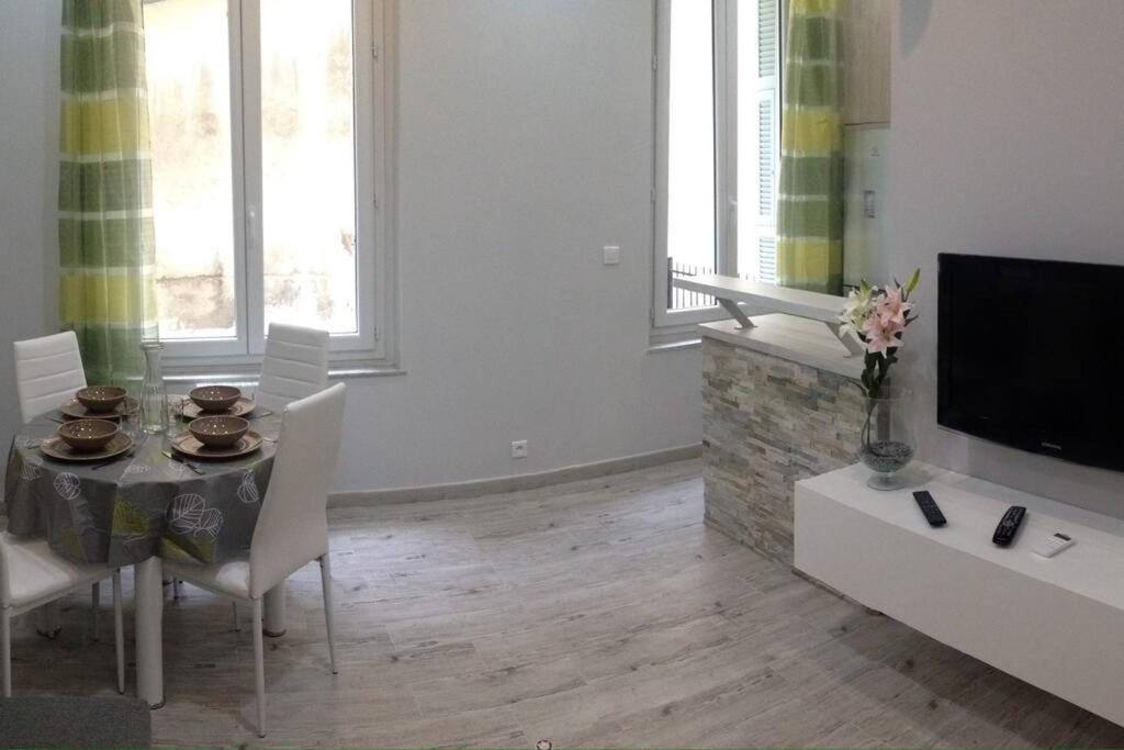 L32 Mozart 2 Bedrooms, Ac, Wifi, 10 Mins Nizza
